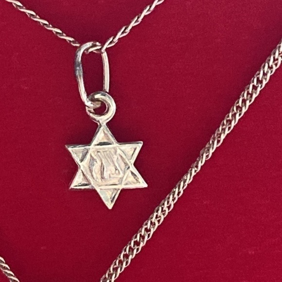 14K Yellow Gold Star Of David Pendant set Necklace - Picture 5 of 9